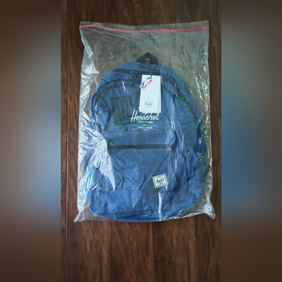 Clippers NBA Original - Herschel backpack NWT - Picture 4 of 5